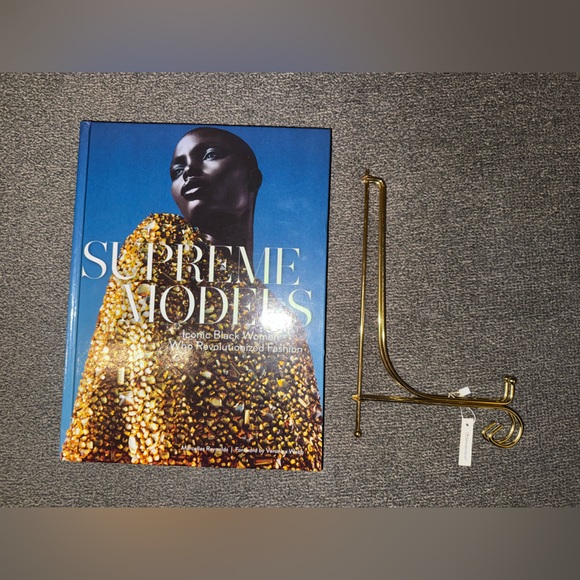 Coffee table book Supreme Models: Iconic Black Women Who Revolutionized Fashion - Picture 9 of 16